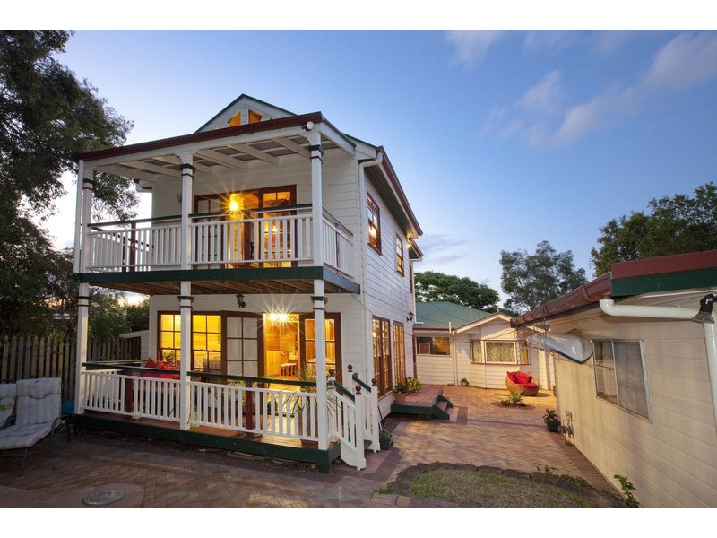 30 Twelfth Ave, Palm Beach QLD 4221