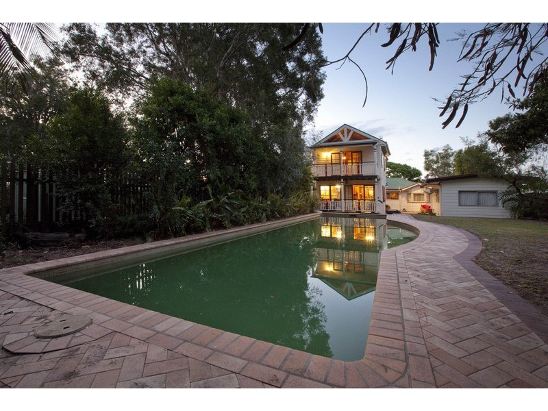 30 Twelfth Ave, Palm Beach QLD 4221