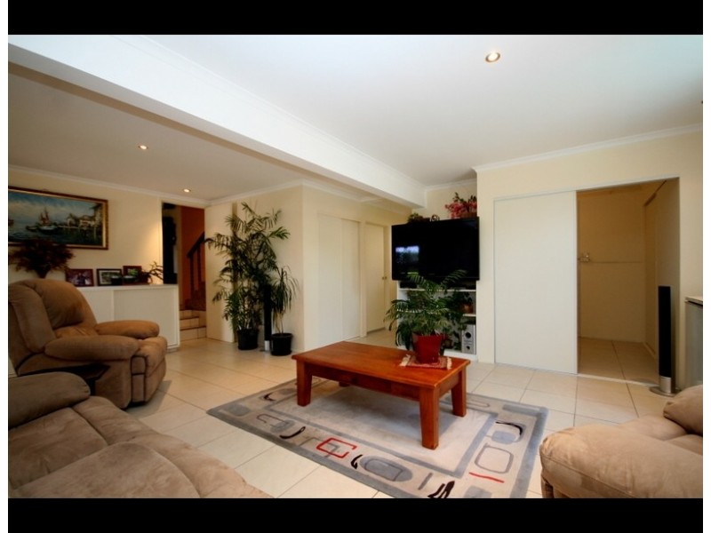 112 Albion Ave, Miami QLD 4220