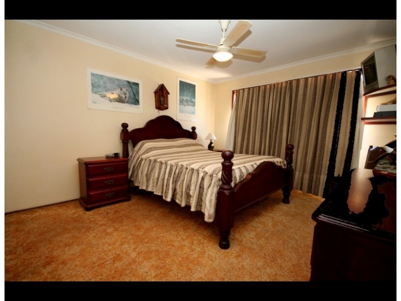112 Albion Ave, Miami QLD 4220