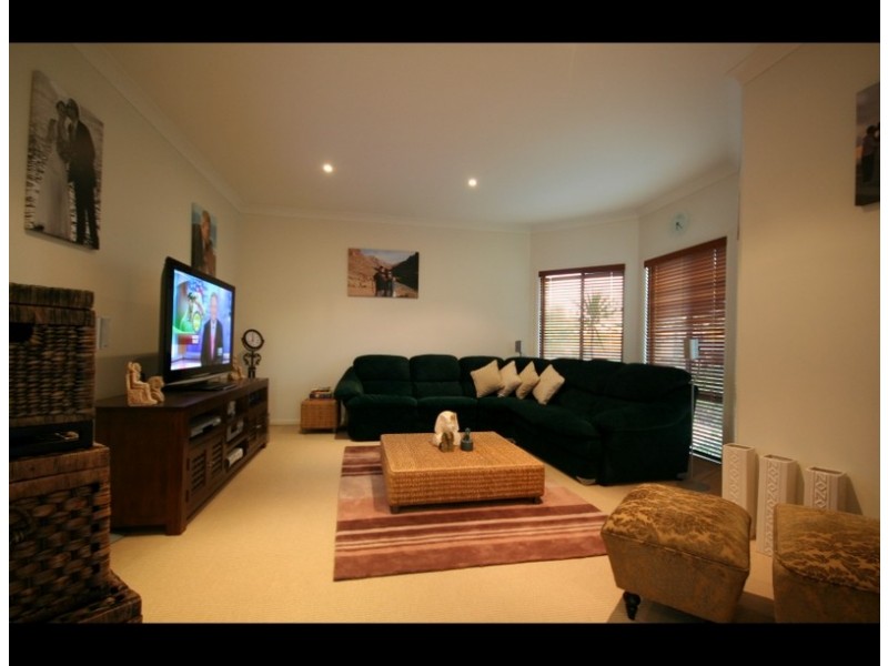 70 Sky Royal Terrace, Burleigh Heads QLD 4220