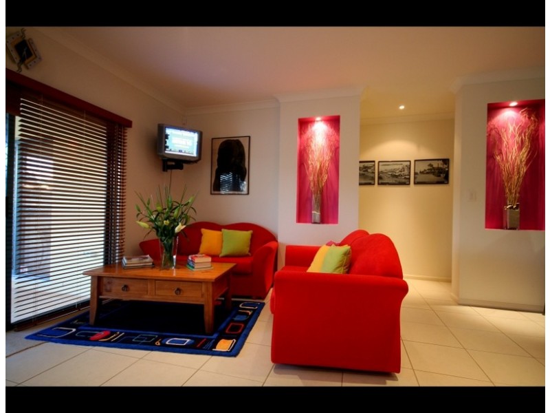 70 Sky Royal Terrace, Burleigh Heads QLD 4220