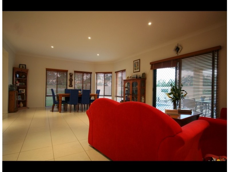 70 Sky Royal Terrace, Burleigh Heads QLD 4220