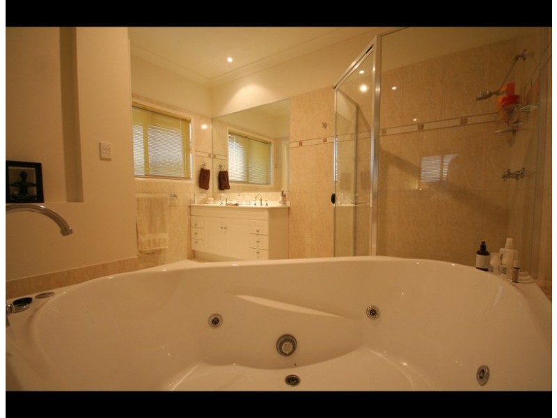 70 Sky Royal Terrace, Burleigh Heads QLD 4220