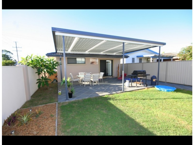 26 Dawn Parade, Miami QLD 4220