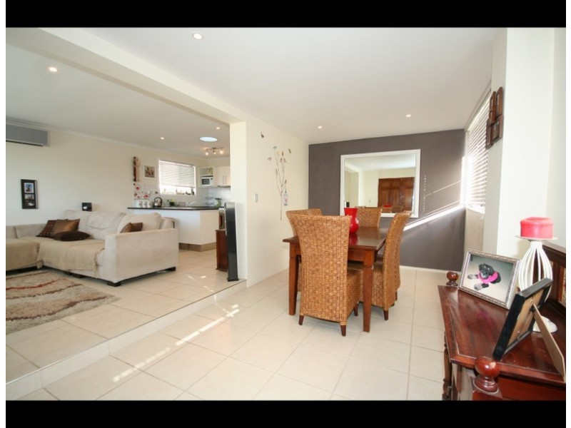 26 Dawn Parade, Miami QLD 4220