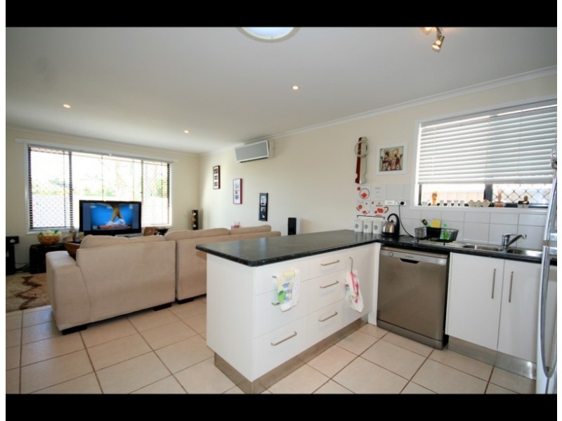 26 Dawn Parade, Miami QLD 4220