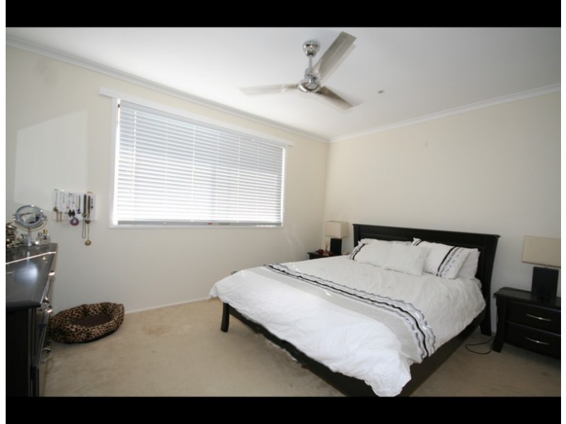 26 Dawn Parade, Miami QLD 4220