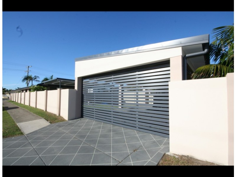 26 Dawn Parade, Miami QLD 4220
