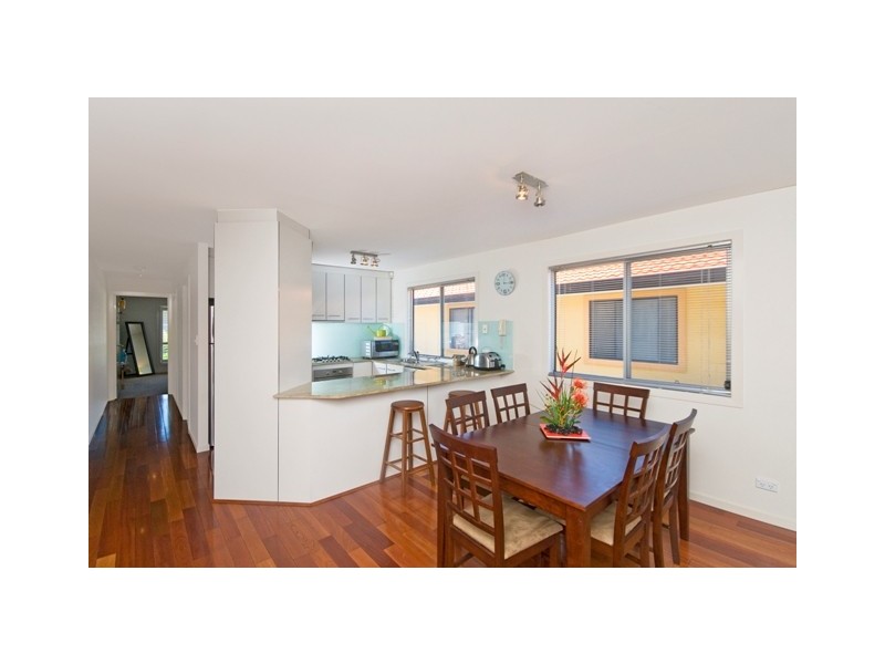 2/86 Palm Beach Ave, Palm Beach QLD 4221