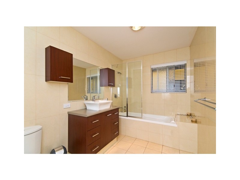 2/86 Palm Beach Ave, Palm Beach QLD 4221