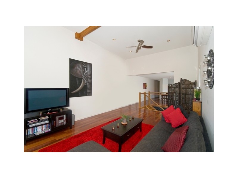 2/86 Palm Beach Ave, Palm Beach QLD 4221