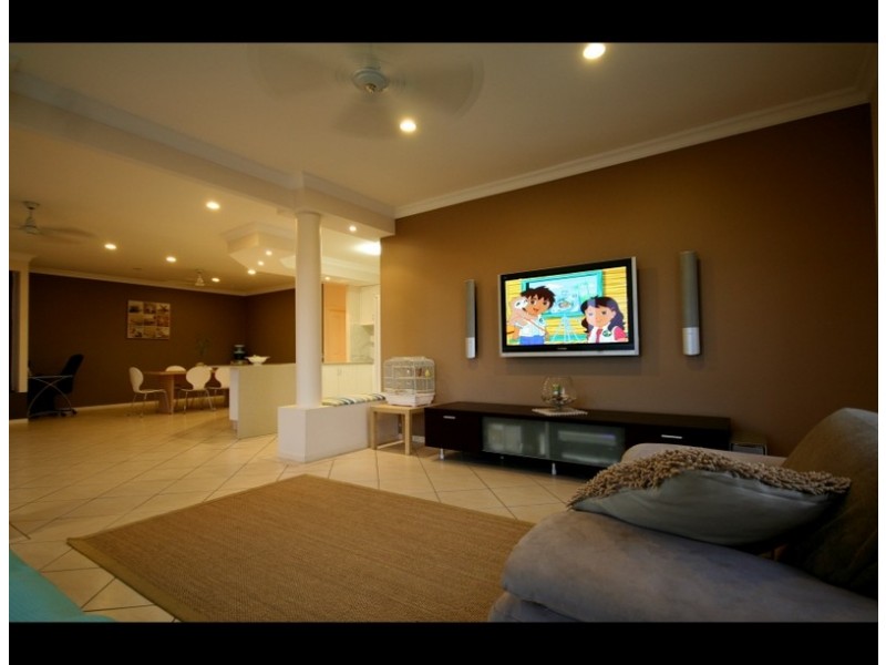 13 Sky Royal Tce, Burleigh Heads QLD 4220