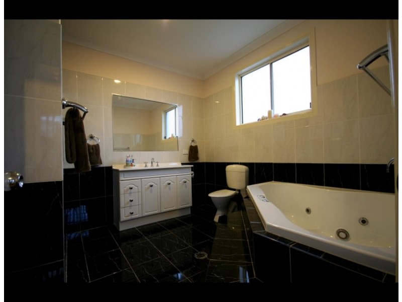 13 Sky Royal Tce, Burleigh Heads QLD 4220