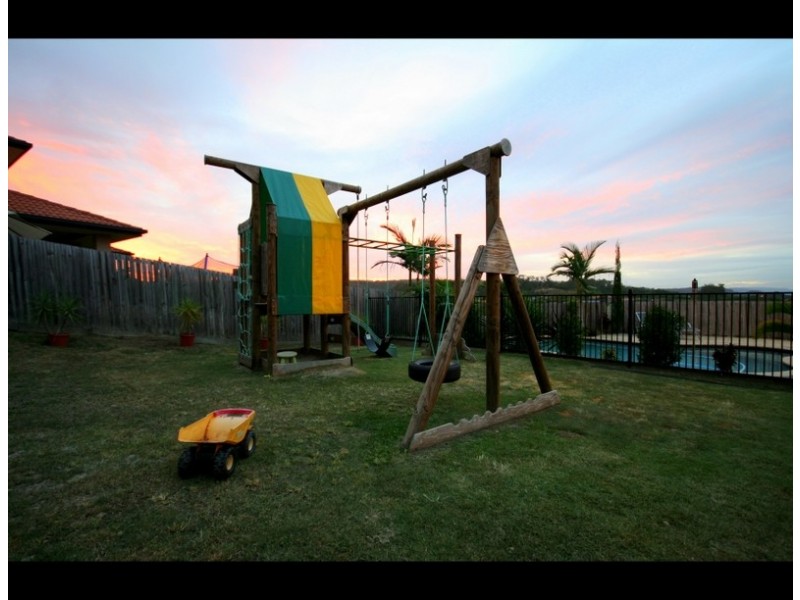 13 Sky Royal Tce, Burleigh Heads QLD 4220