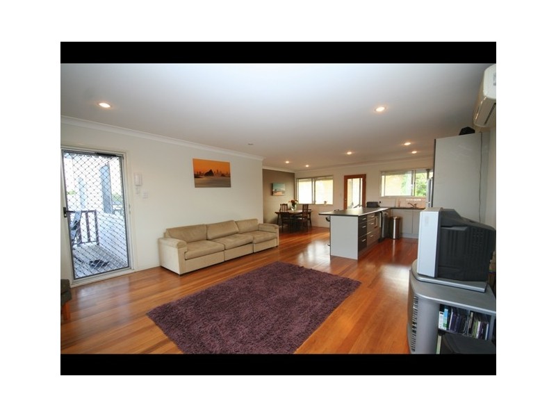 35 Mallawa Drive, Palm Beach QLD 4221