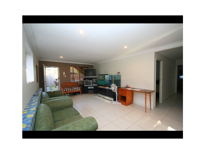 35 Mallawa Drive, Palm Beach QLD 4221