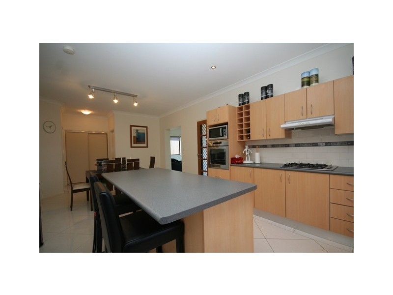 7 Andorra Place, Varsity Lakes QLD 4227