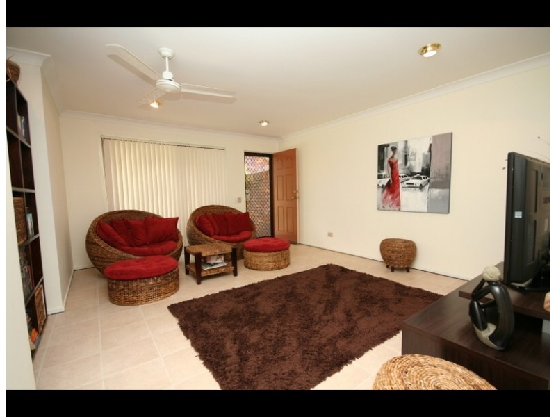 2/79 Treeview Drive, Burleigh Waters QLD 4220