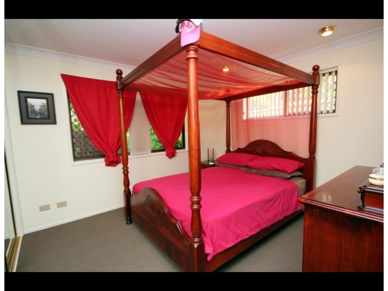 2/79 Treeview Drive, Burleigh Waters QLD 4220
