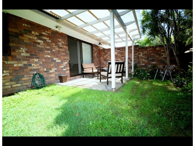 2/79 Treeview Drive, Burleigh Waters QLD 4220