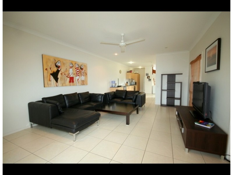 1/49 Albion Avenue, Miami QLD 4220