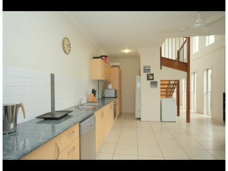 1/49 Albion Avenue, Miami QLD 4220