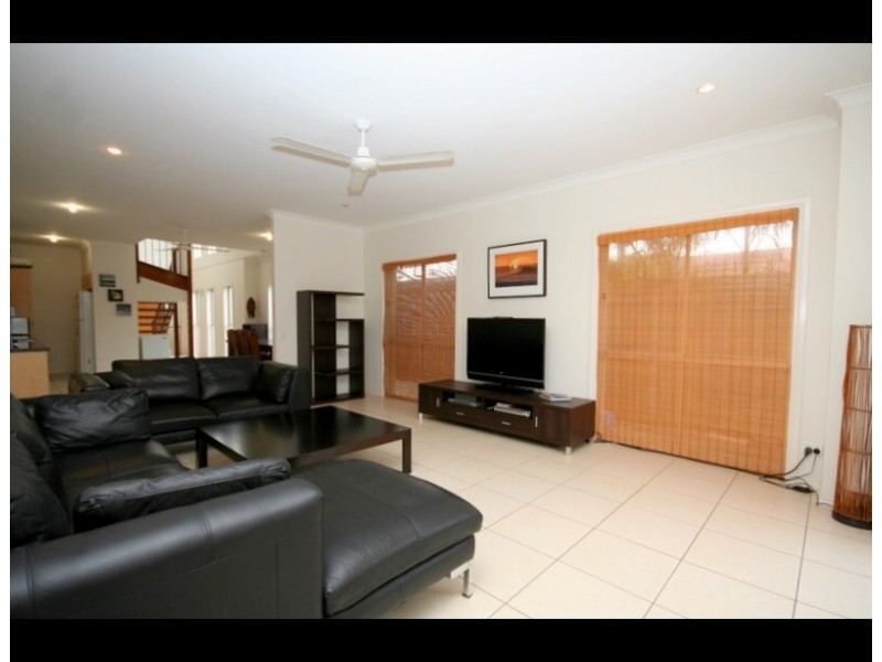 1/49 Albion Avenue, Miami QLD 4220