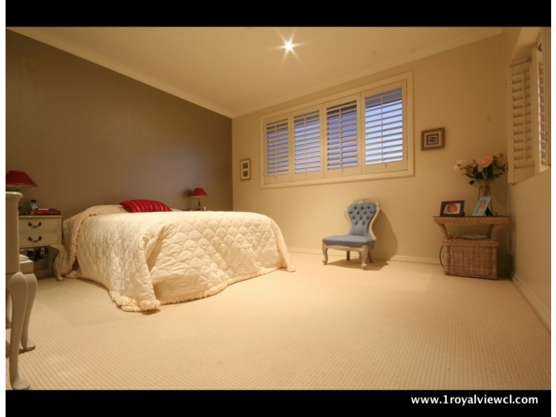1B Royal View Cl, Burleigh Heads QLD 4220