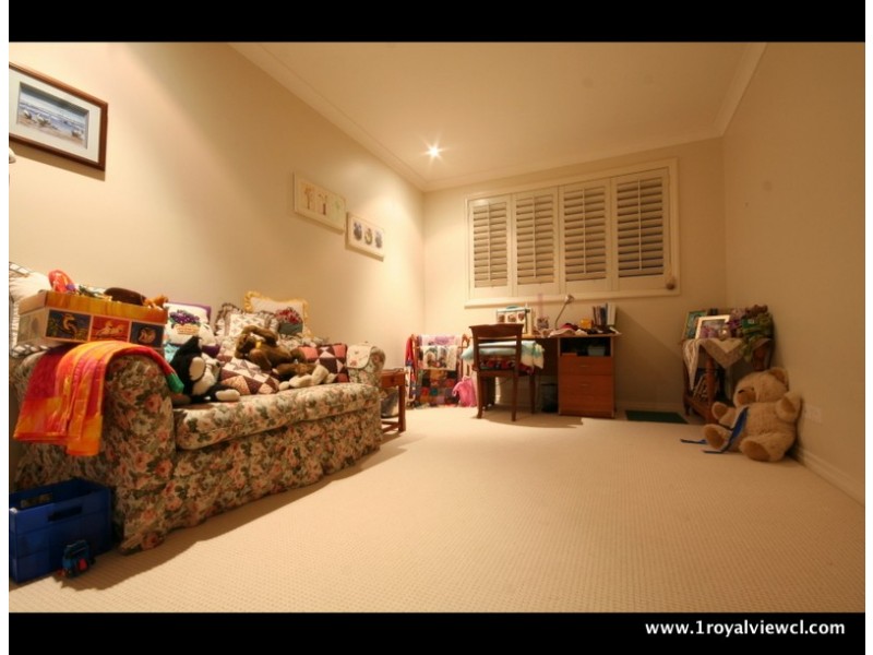 1B Royal View Cl, Burleigh Heads QLD 4220