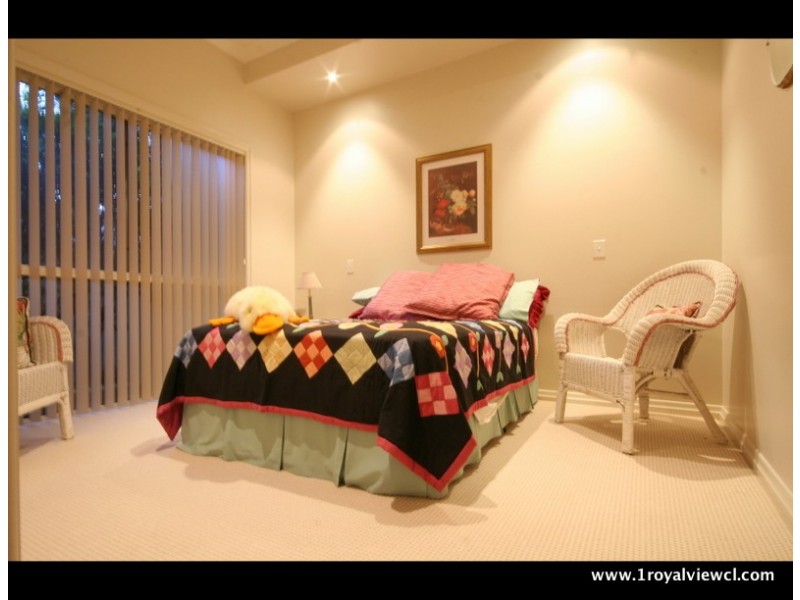 1B Royal View Cl, Burleigh Heads QLD 4220
