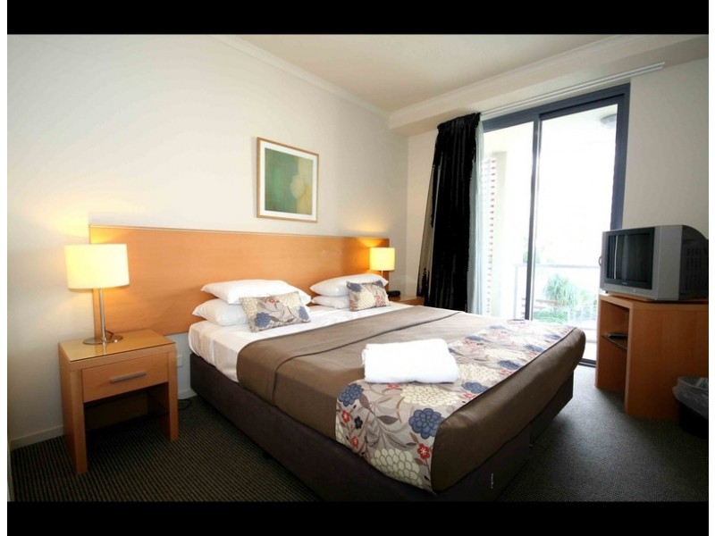 1080/1 Ocean Street, Burleigh Heads QLD 4220