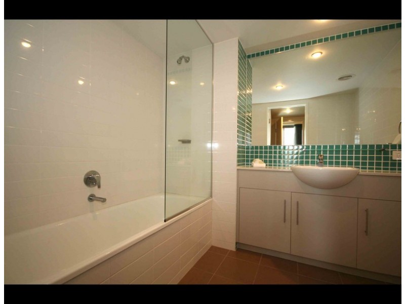 1080/1 Ocean Street, Burleigh Heads QLD 4220