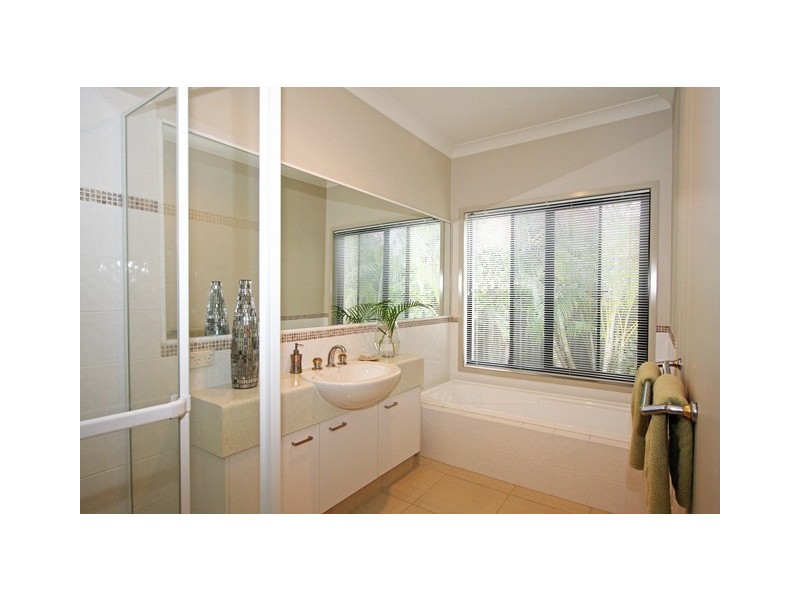 113 Dunlin Drive, Burleigh Waters QLD 4220