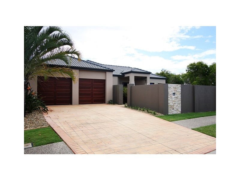 113 Dunlin Drive, Burleigh Waters QLD 4220