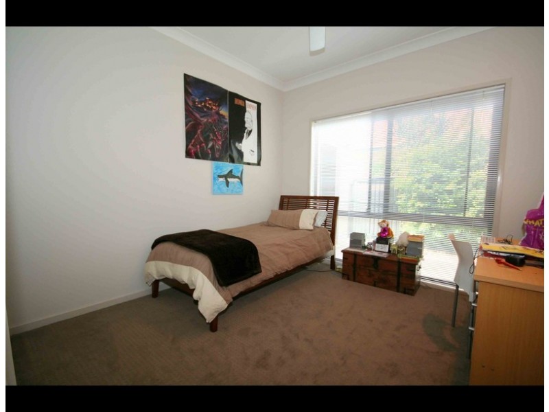 113 Dunlin Drive, Burleigh Waters QLD 4220