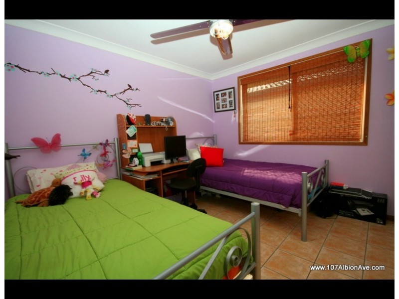 107 Albion Avenue, Miami QLD 4220