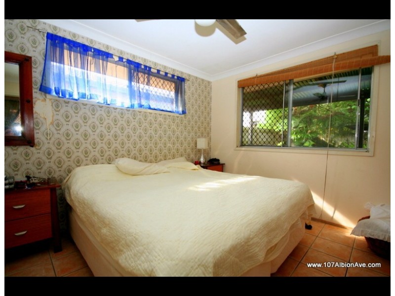 107 Albion Avenue, Miami QLD 4220