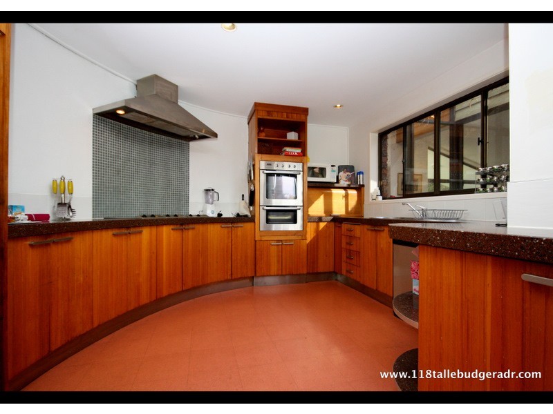118 Tallebudgera Drive, Palm Beach QLD 4221