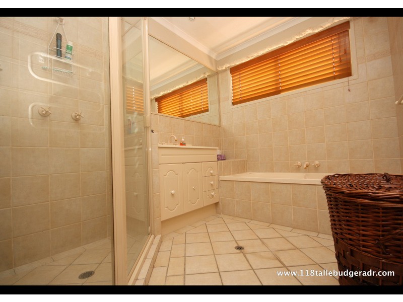 118 Tallebudgera Drive, Palm Beach QLD 4221