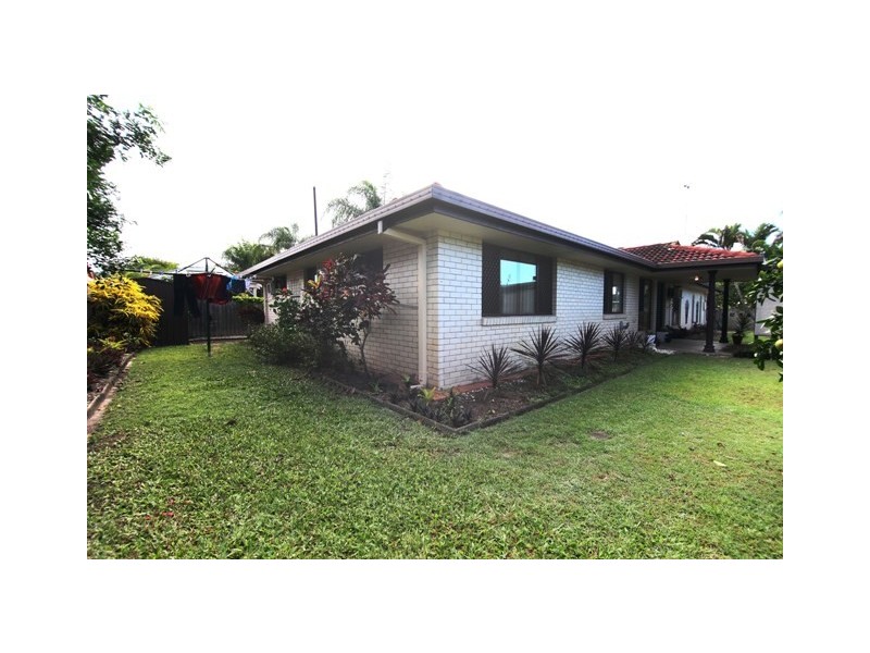 7 Joan Street, Burleigh Waters QLD 4220