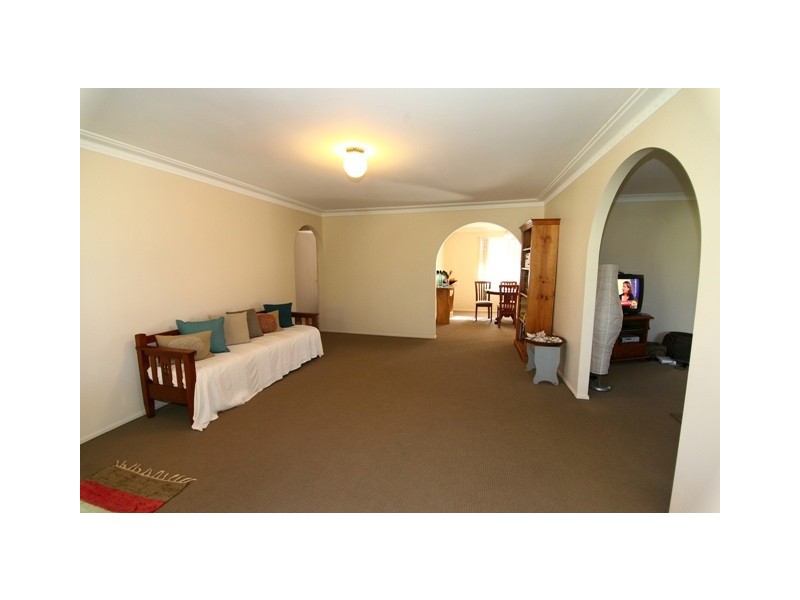 7 Joan Street, Burleigh Waters QLD 4220
