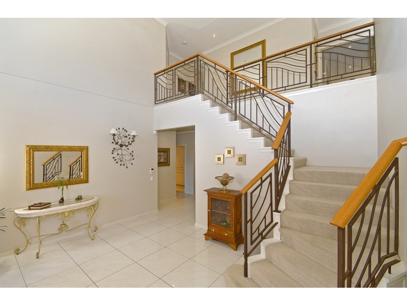 116 Dunlin Drive, Burleigh Waters QLD 4220