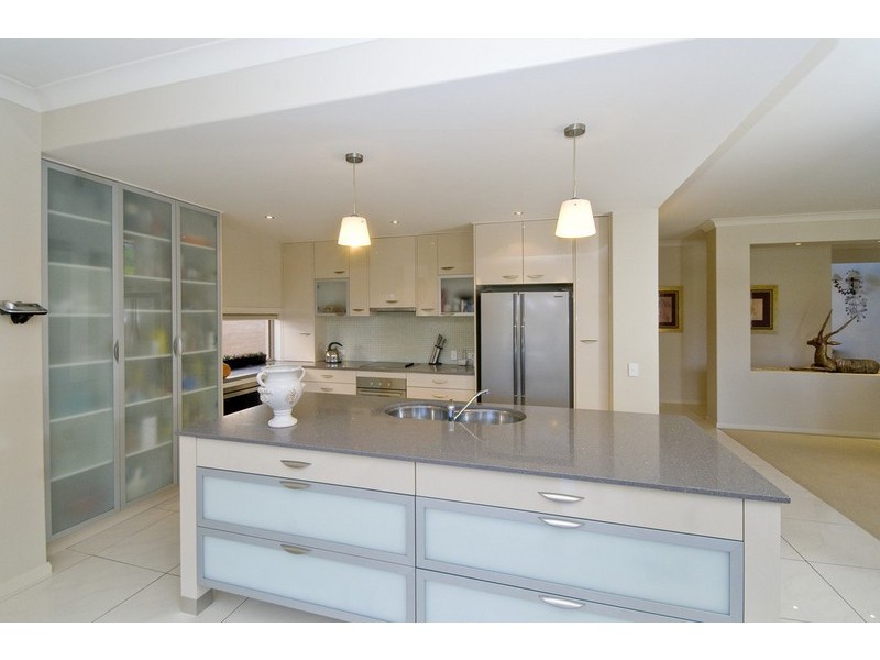 116 Dunlin Drive, Burleigh Waters QLD 4220