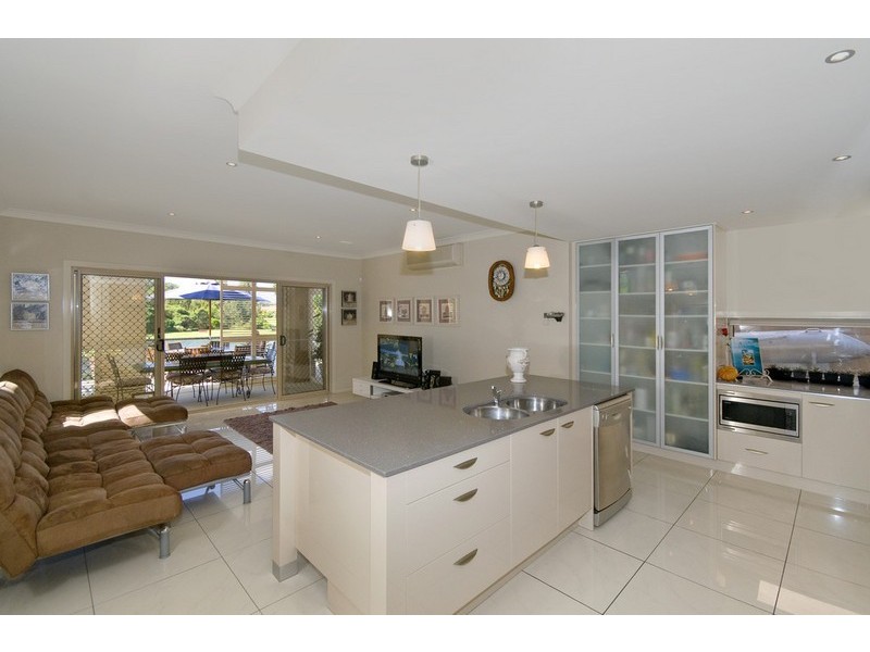 116 Dunlin Drive, Burleigh Waters QLD 4220