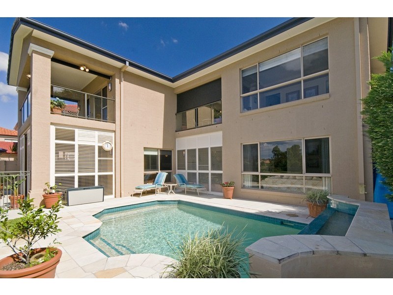 116 Dunlin Drive, Burleigh Waters QLD 4220