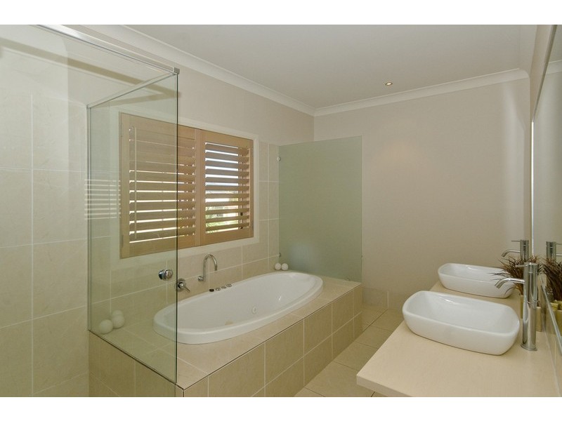 116 Dunlin Drive, Burleigh Waters QLD 4220
