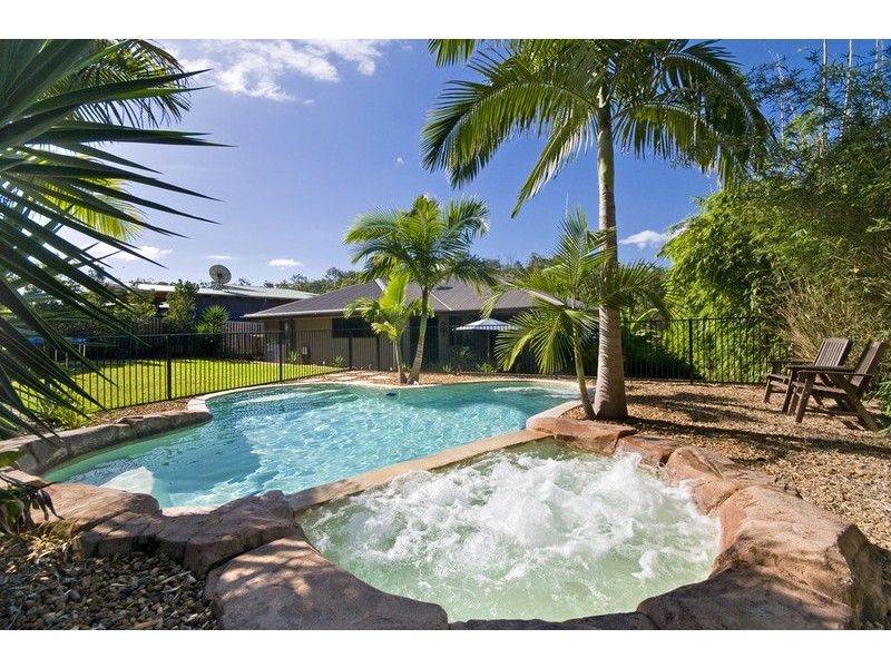14 Grove Creek Close, Reedy Creek QLD 4227