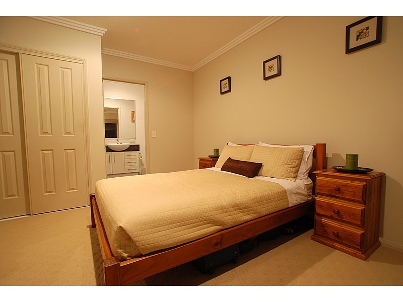 14 Grove Creek Close, Reedy Creek QLD 4227