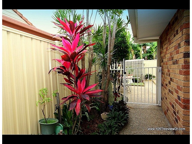 1/105  Treeview Drive, Burleigh Waters QLD 4220